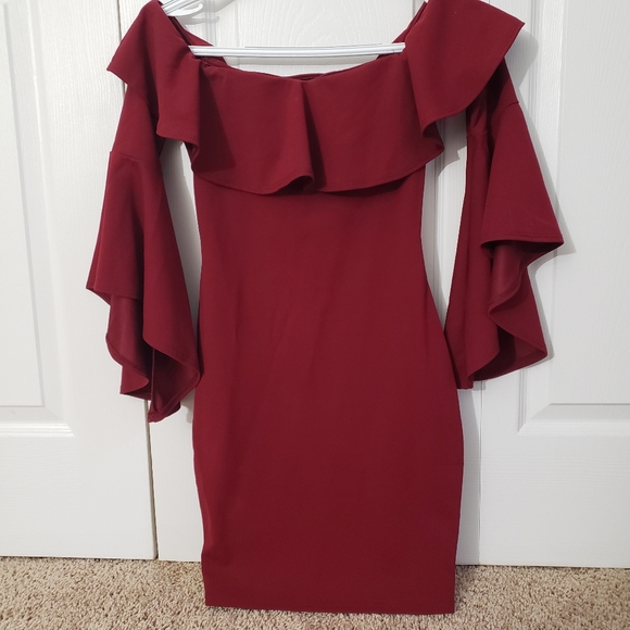 Red dress - Picture 1 of 5